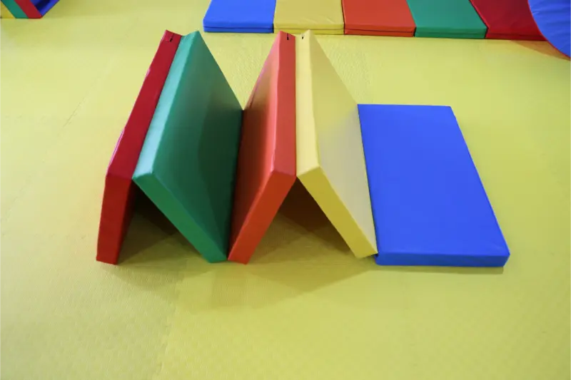 XOT XIN OUTAI عالمی بچوں کے کھیلوں کے اداروں کے لیے حسب ضرورت نرم آلات کے حل فراہم کرتے ہوئے پروڈکٹ R&D کو گہرا کرتا ہے۔